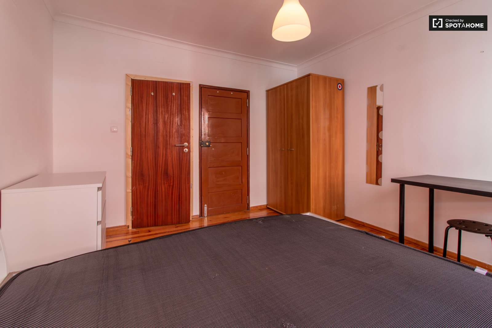 Classic 1-bedroom apartment for rent in lively Bairro Alto