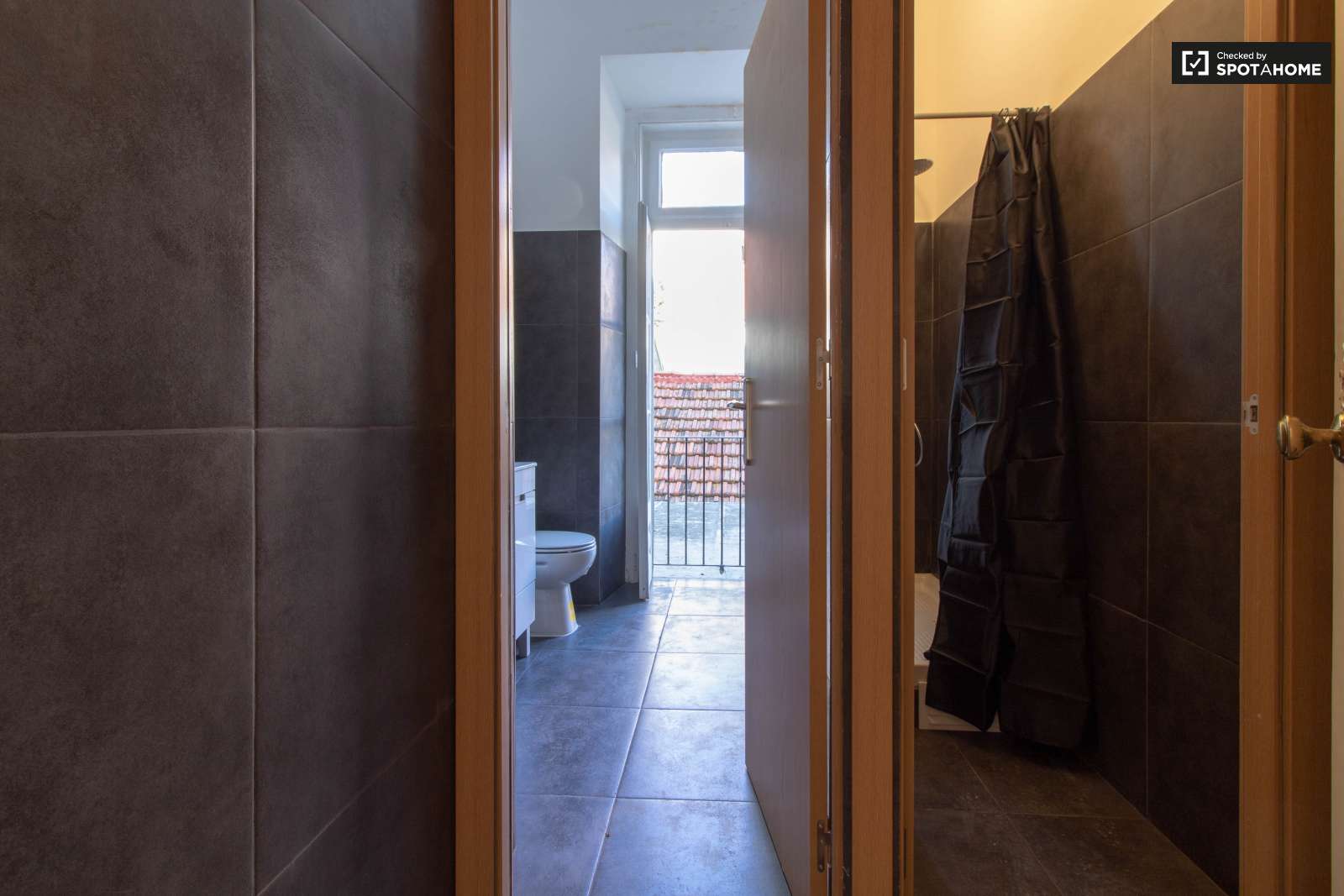 Single Bed in Rooms to rent in 8-bedroom apartment near Instituto Superior Técnico in Arroios