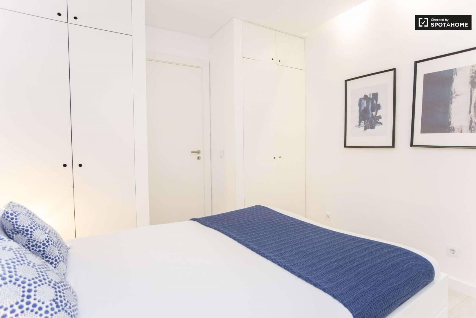 Chic 3-bedroom apartment for rent close to Feira da Ladra in Penha de França