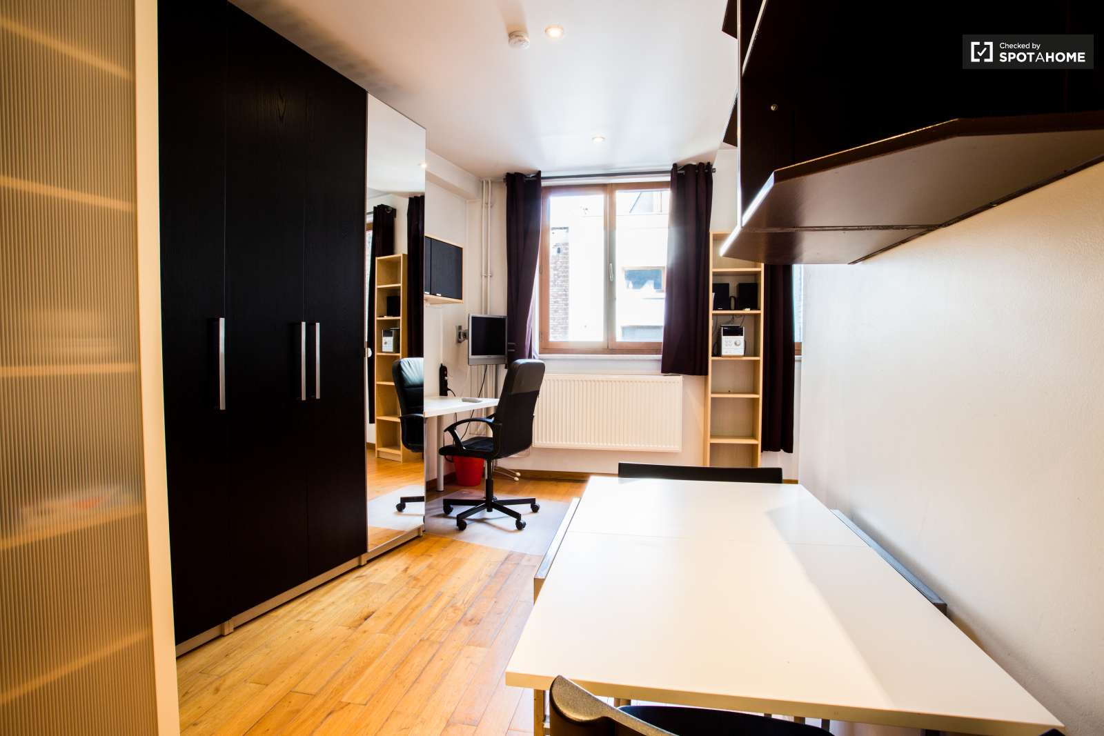 Studio apartment for rent in Saint Gilles, Brussels (ref 117145