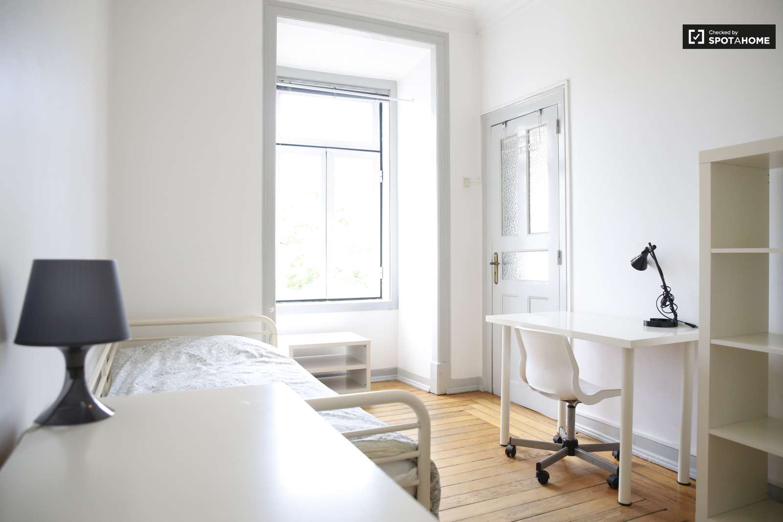 Alugo quarto a estudantes de pós graduação ou jovens trabalhadores estrangeiros