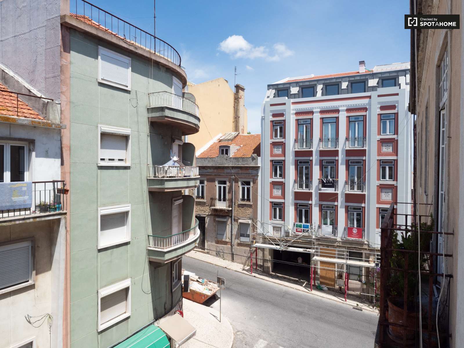 Chic 2-bedroom apartment for rent in Penha de França