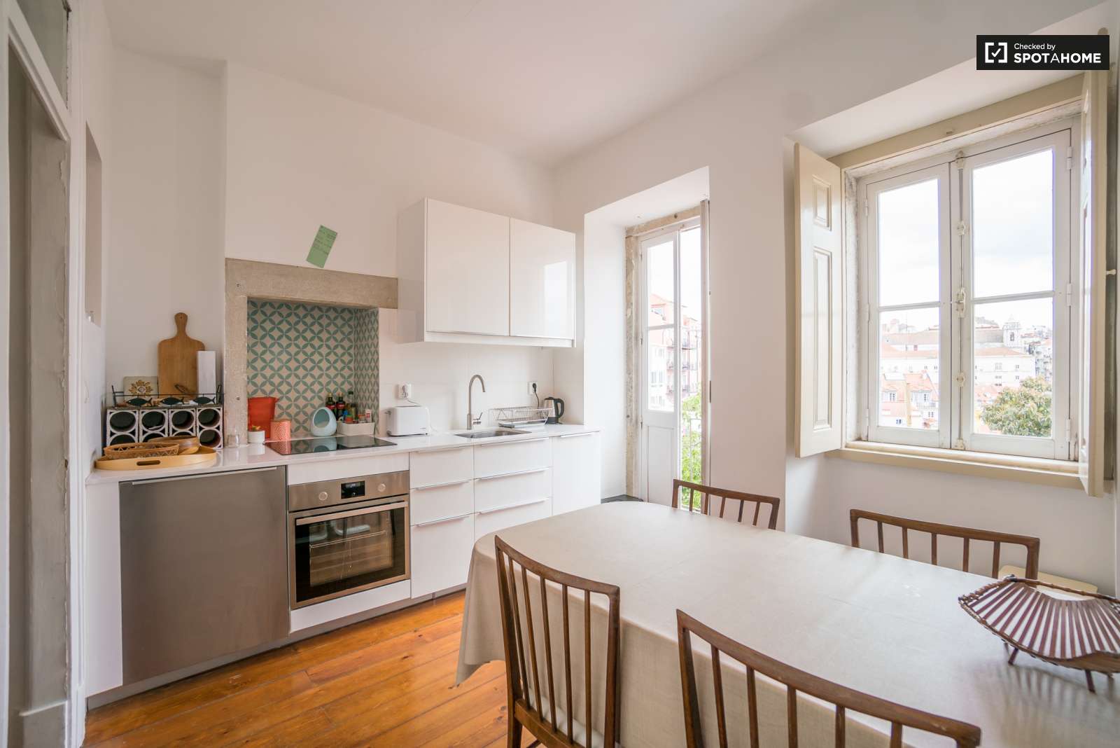 Beautiful 1-bedroom duplex apartment with terrace for rent in Santos