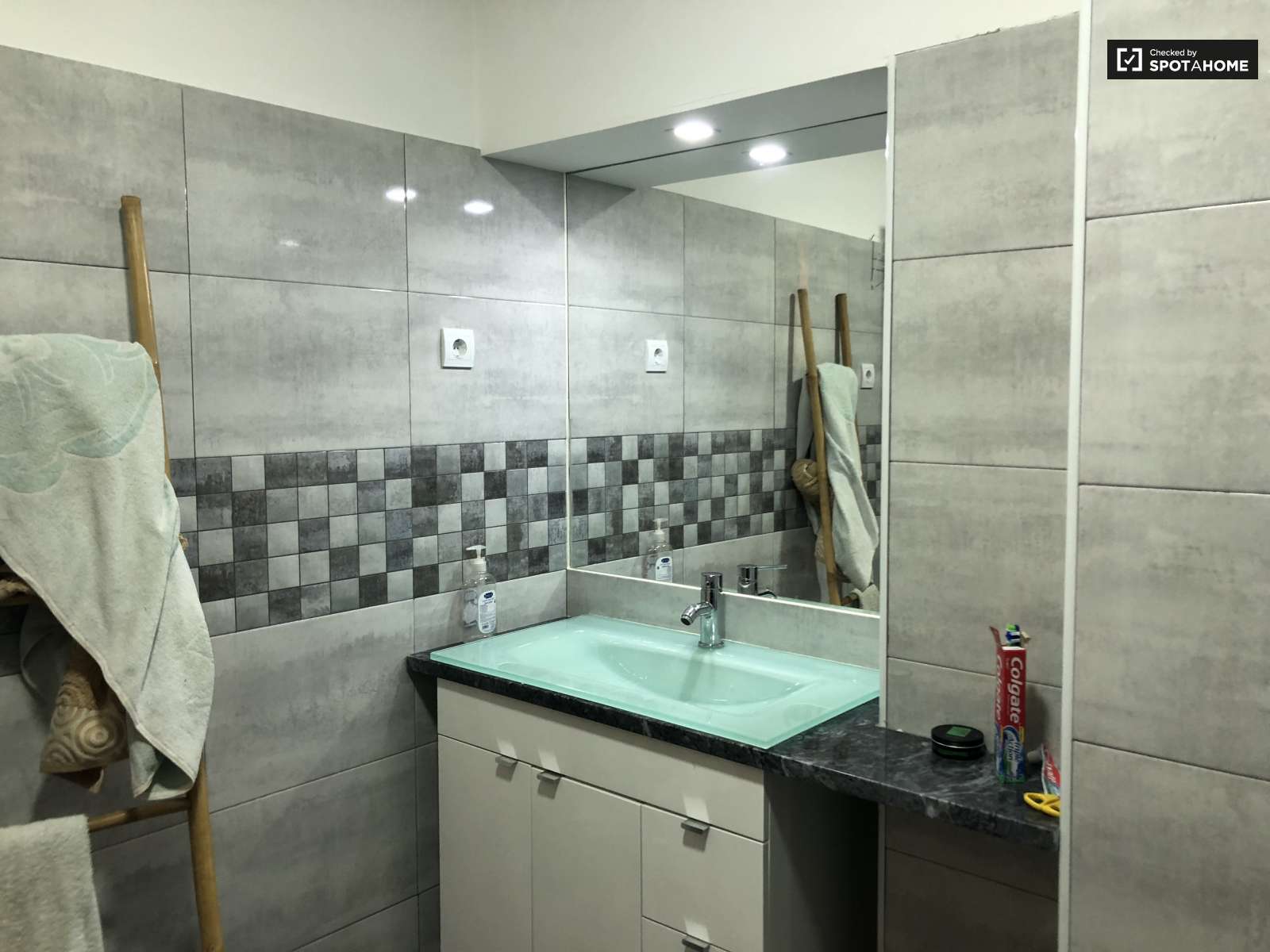 Quartos na Lapa com vista (ISEG, IADE, ISA)