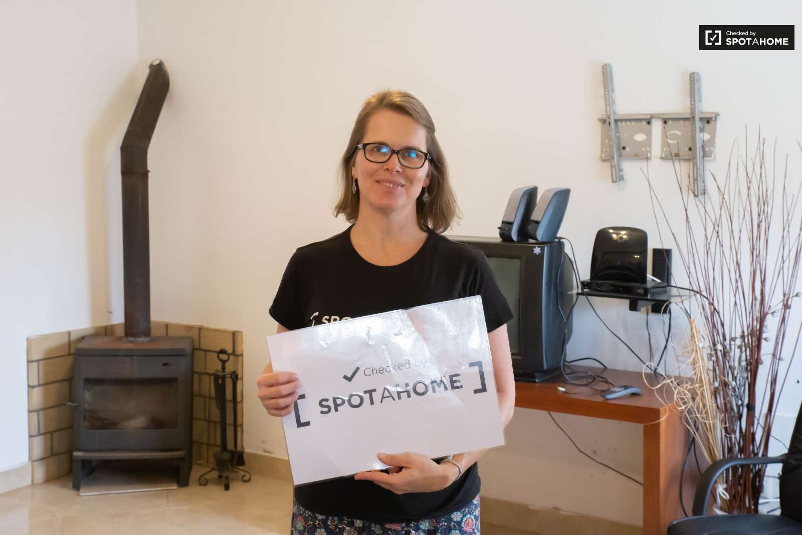 Double bed in Spacious rooms for rent in 5-bedroom house in Sao Domingos de Rana