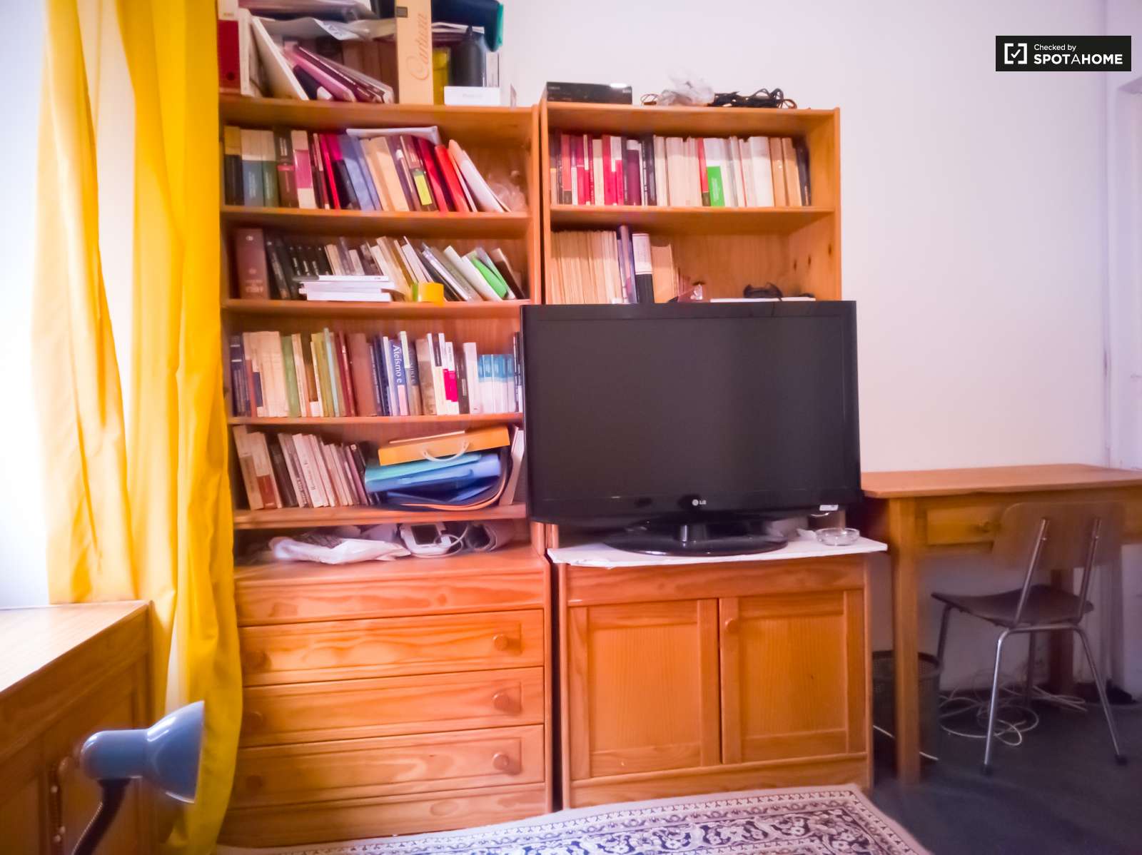 Single Bed in Rooms for rent in 3-bedroom apartment in Arroios