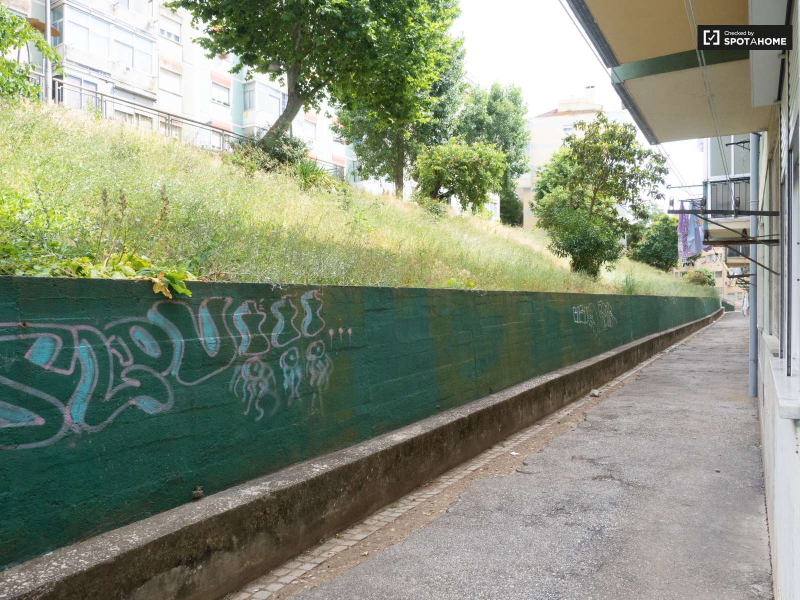 Stylish 1-bedroom apartment for rent in Lumiar