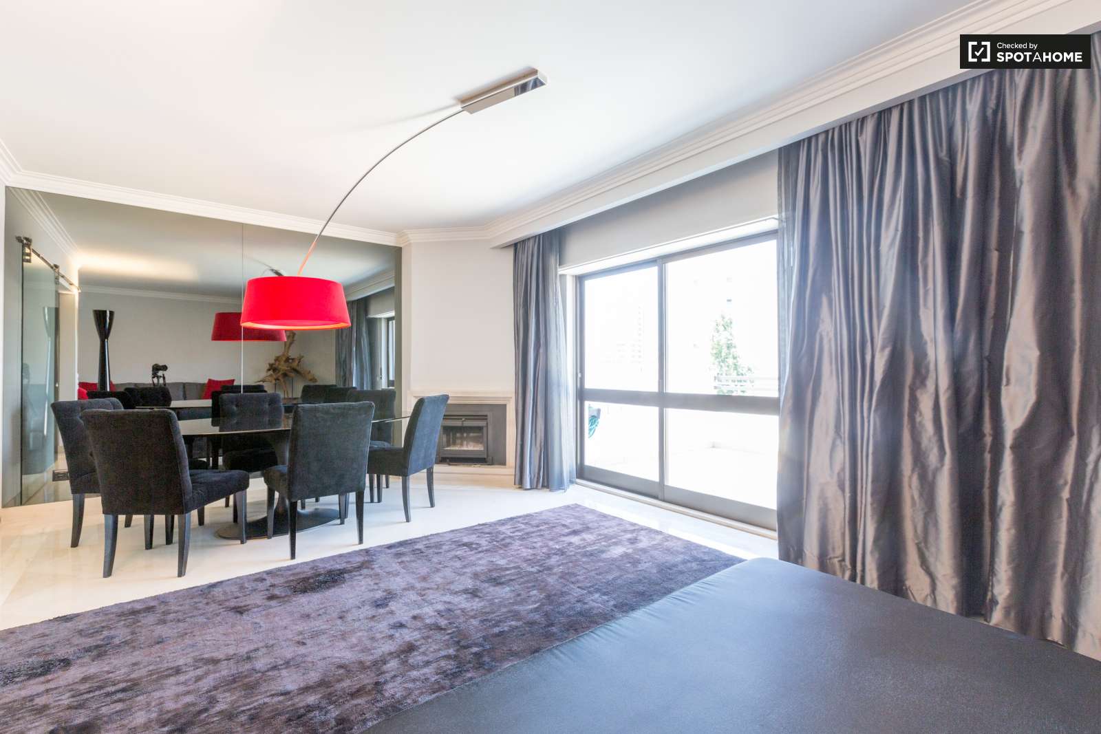 2-bedroom apartment with balcony for rent in São Domingos de Benfica