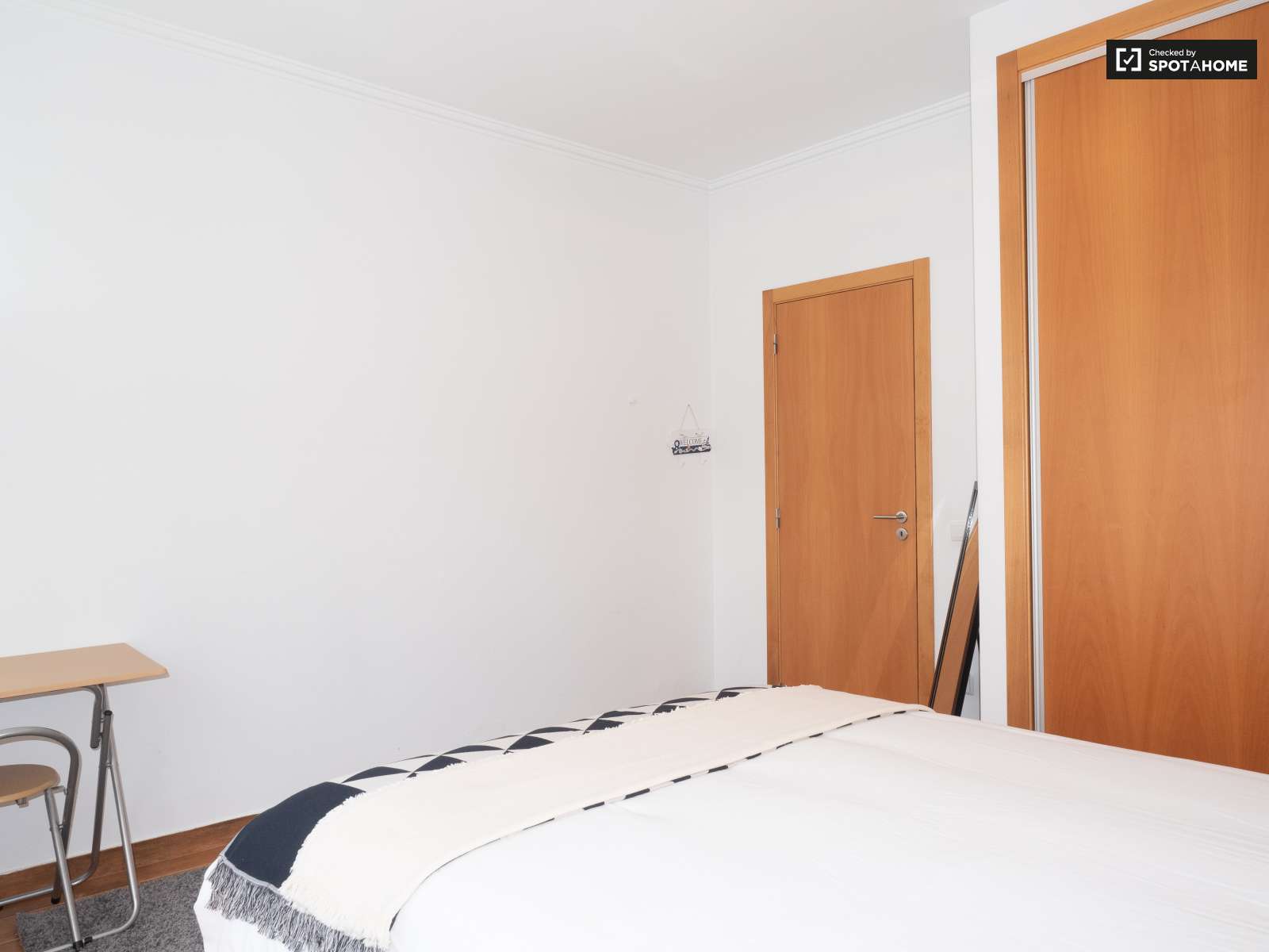 Stylish 1-bedroom apartment for rent in Lumiar