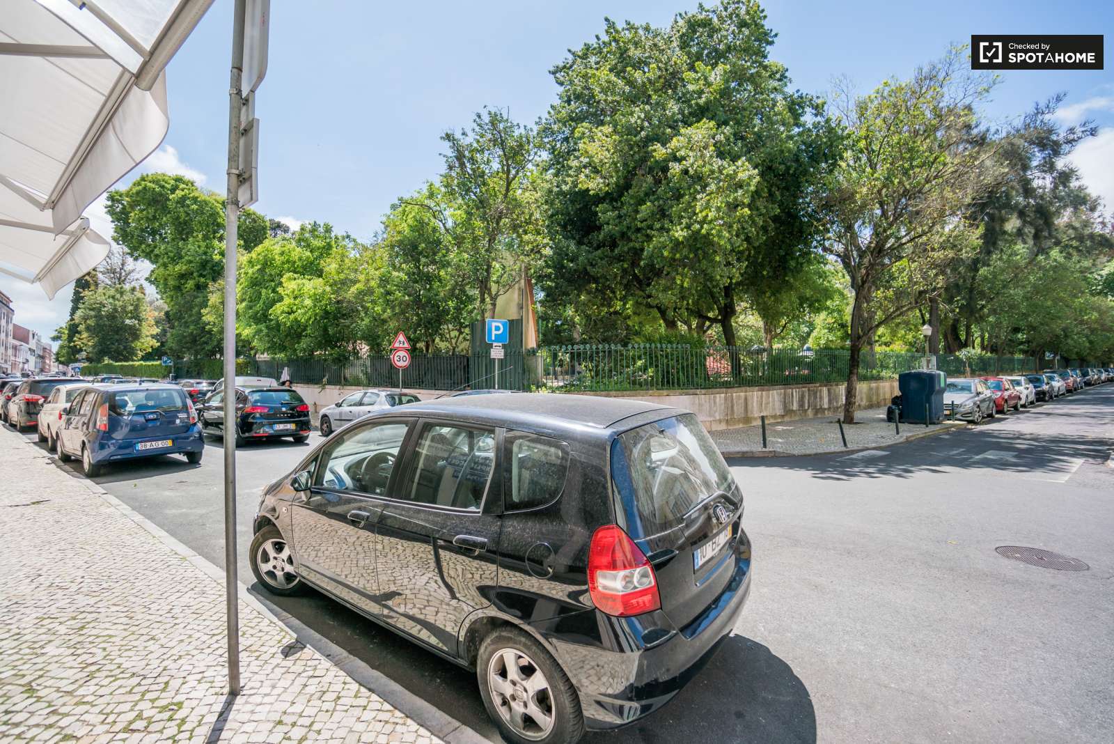 Double bed in Cozy rooms for rent in flatshare in Campo de Ourique