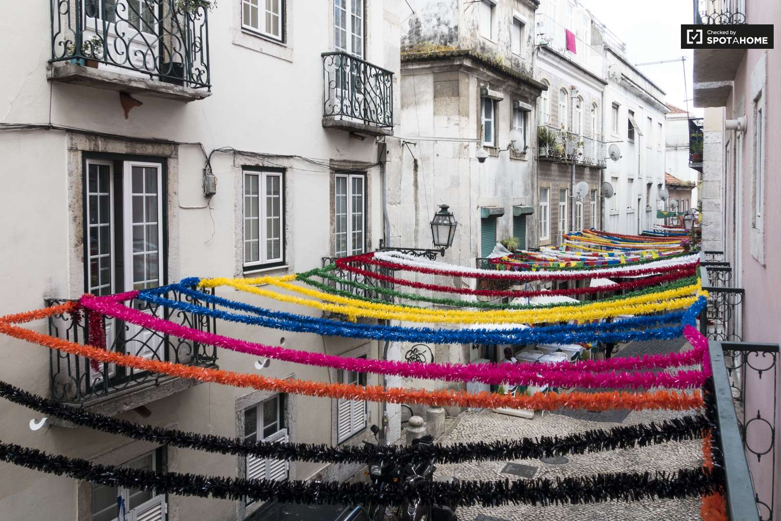 Hermoso lugares en alverca todo a la mano centro comerciales a los lados d la casa centro d salid combos autocares mercados par