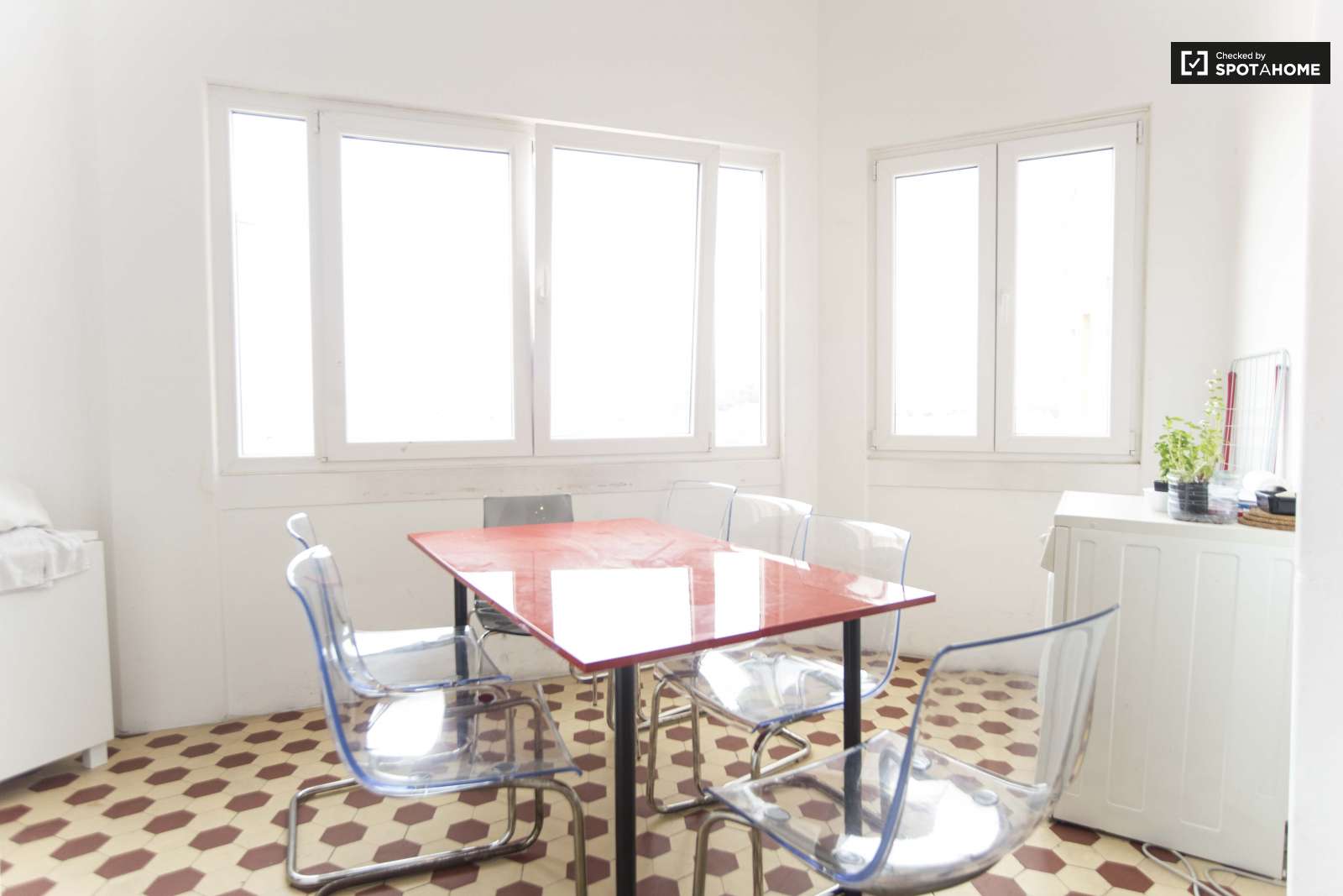 double room next LARANJEIRO METRO, ALMADA, LISBON