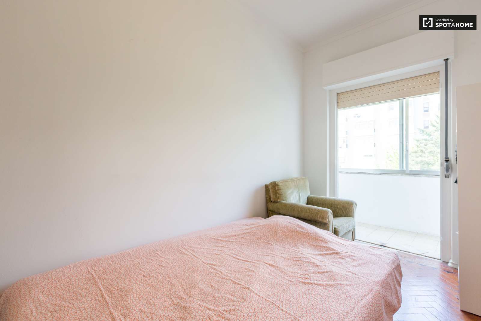 Quarto Espaçoso e Confortavel no Distrito de Lisboa