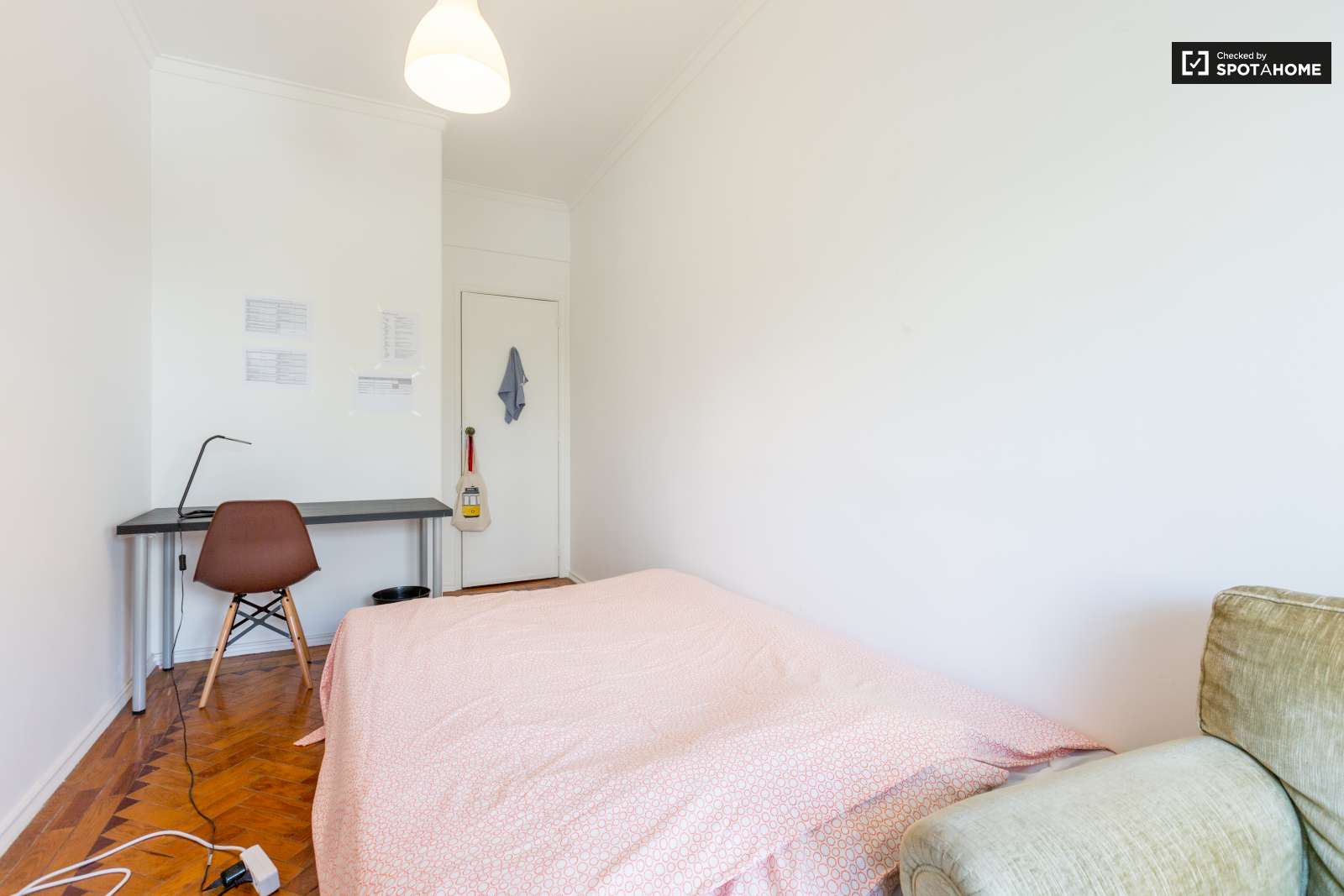 Quarto Espaçoso e Confortavel no Distrito de Lisboa