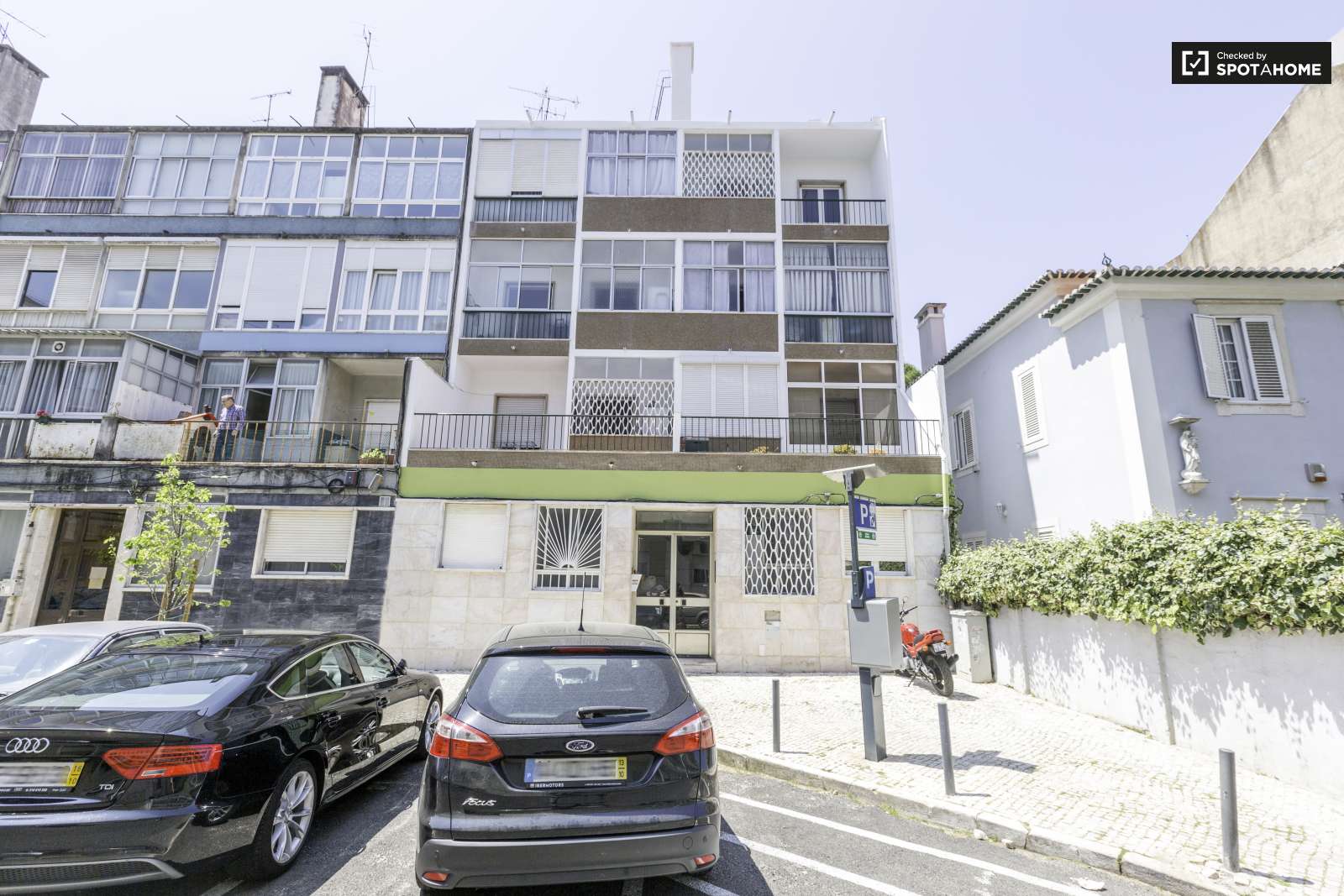 Large and Sunny Room For Rent In Belém Near Center of Lisbon