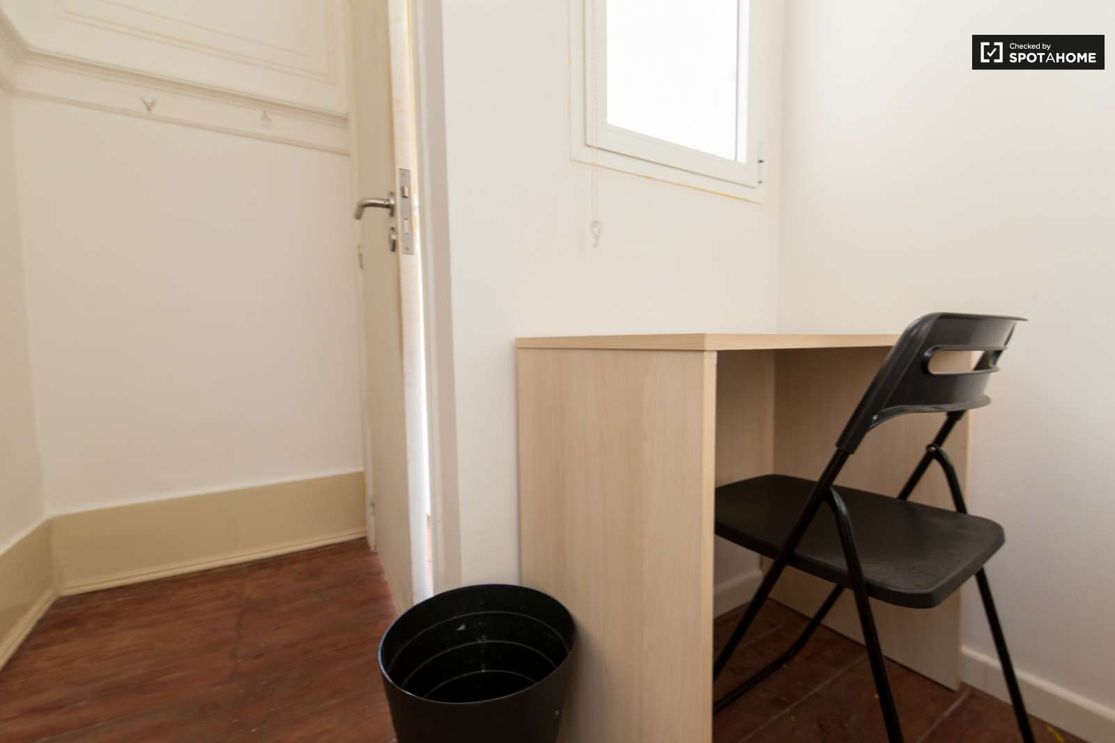 Single Bed in Furnished rooms for rent in 7-bedroom apartment in Avenidas Nova