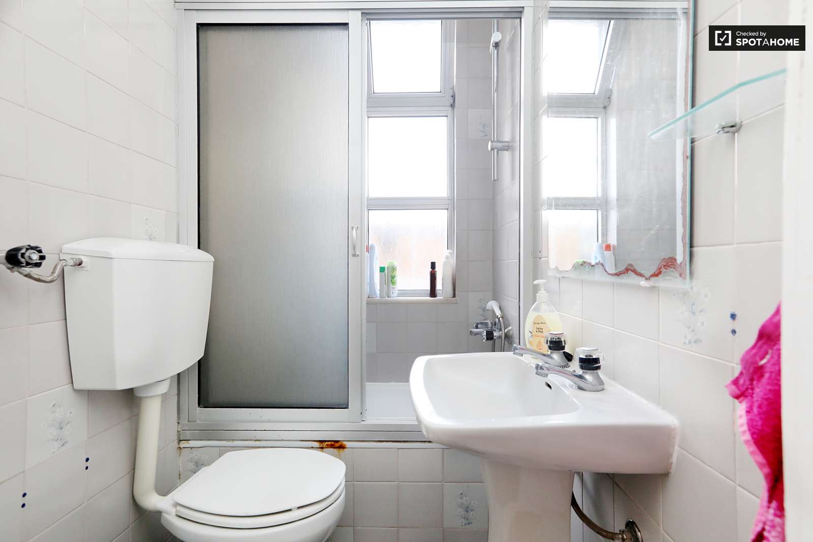 Single Bed in Rooms for rent in 3-bedroom apartment in Arroios