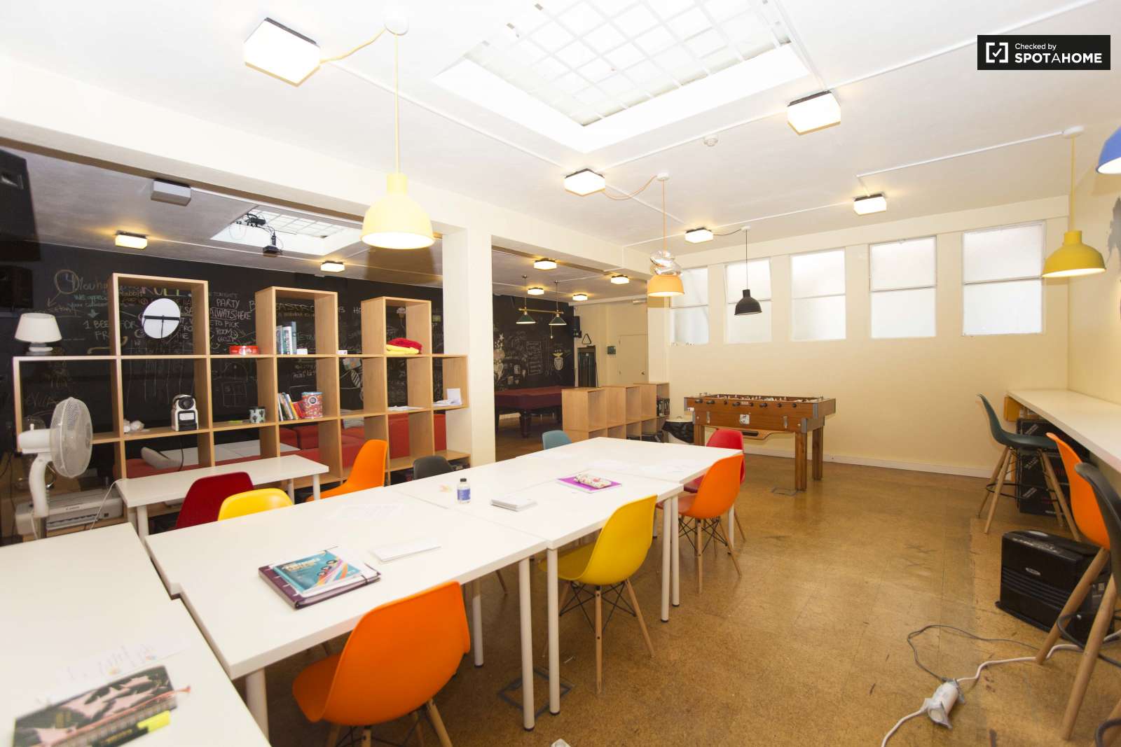 Single Bed in Furnished rooms for rent in super cool shared students residence in Avenidas Nova