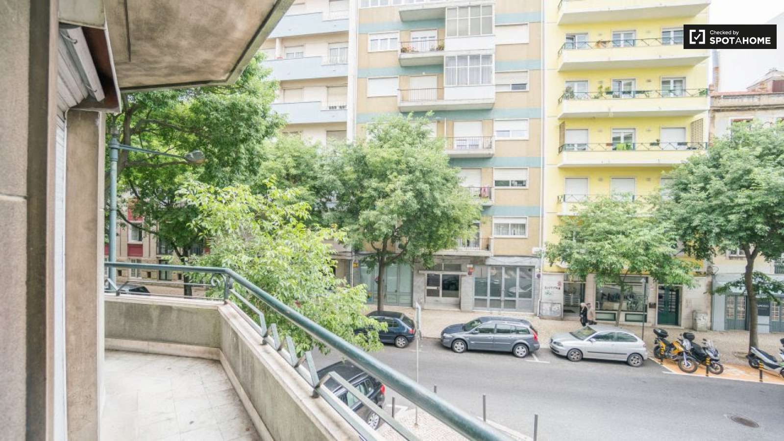 Fantastico Quarto Com Vista Sobre o Tejo e Ponte 25 Abril