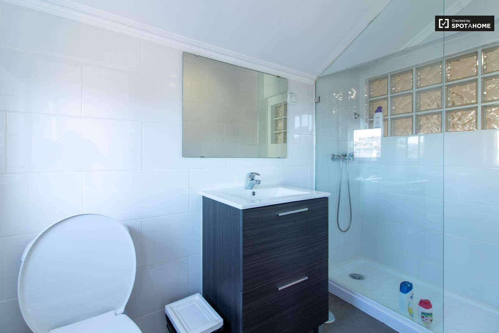 Great 2-bedroom apartment for rent in Arroios