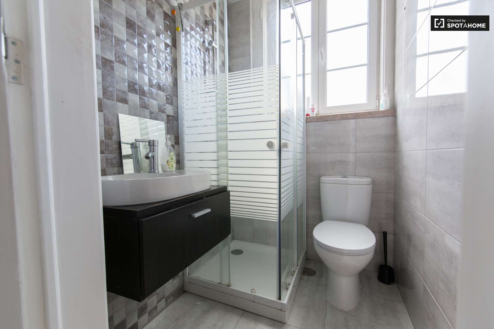 Single Excellent Room For Rent In Alameda