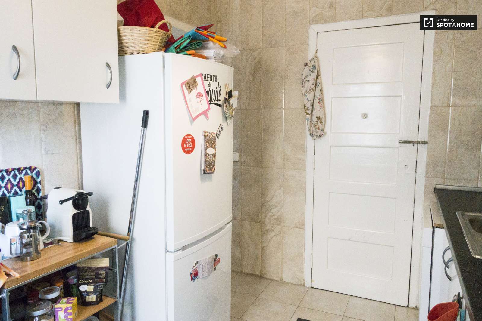 Quarto Espaçoso e Confortavel no Distrito de Lisboa