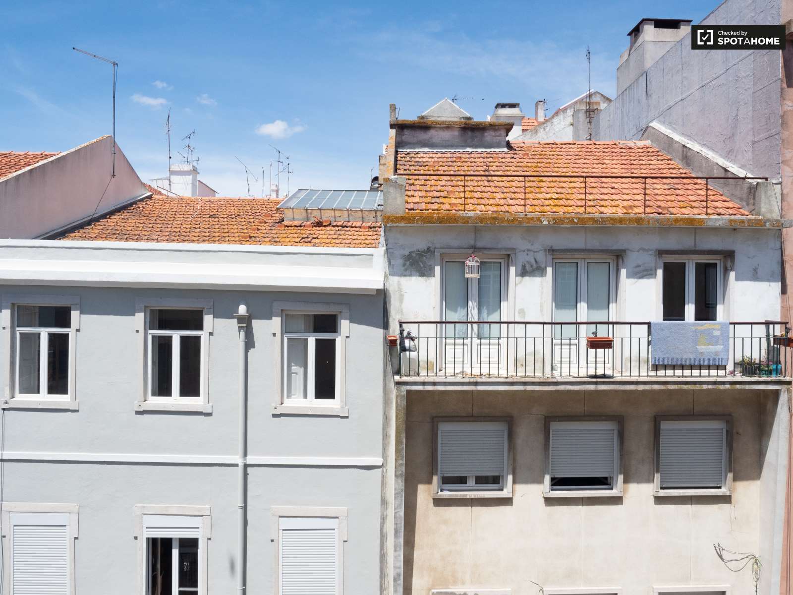 Chic 2-bedroom apartment for rent in Penha de França