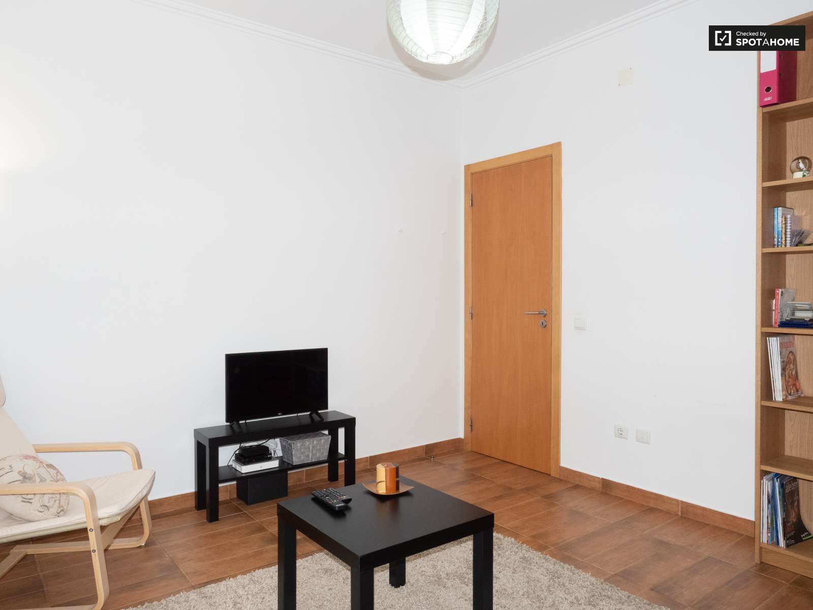Stylish 1-bedroom apartment for rent in Lumiar