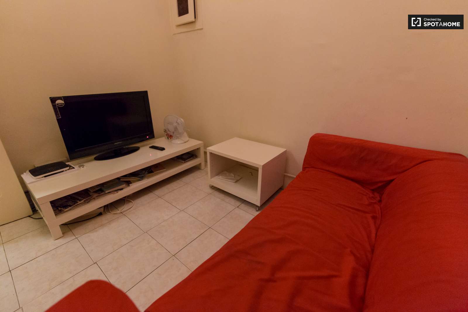 Single Bed in Modern rooms for rent in 6-bedroom apartment in Avenidas Novas