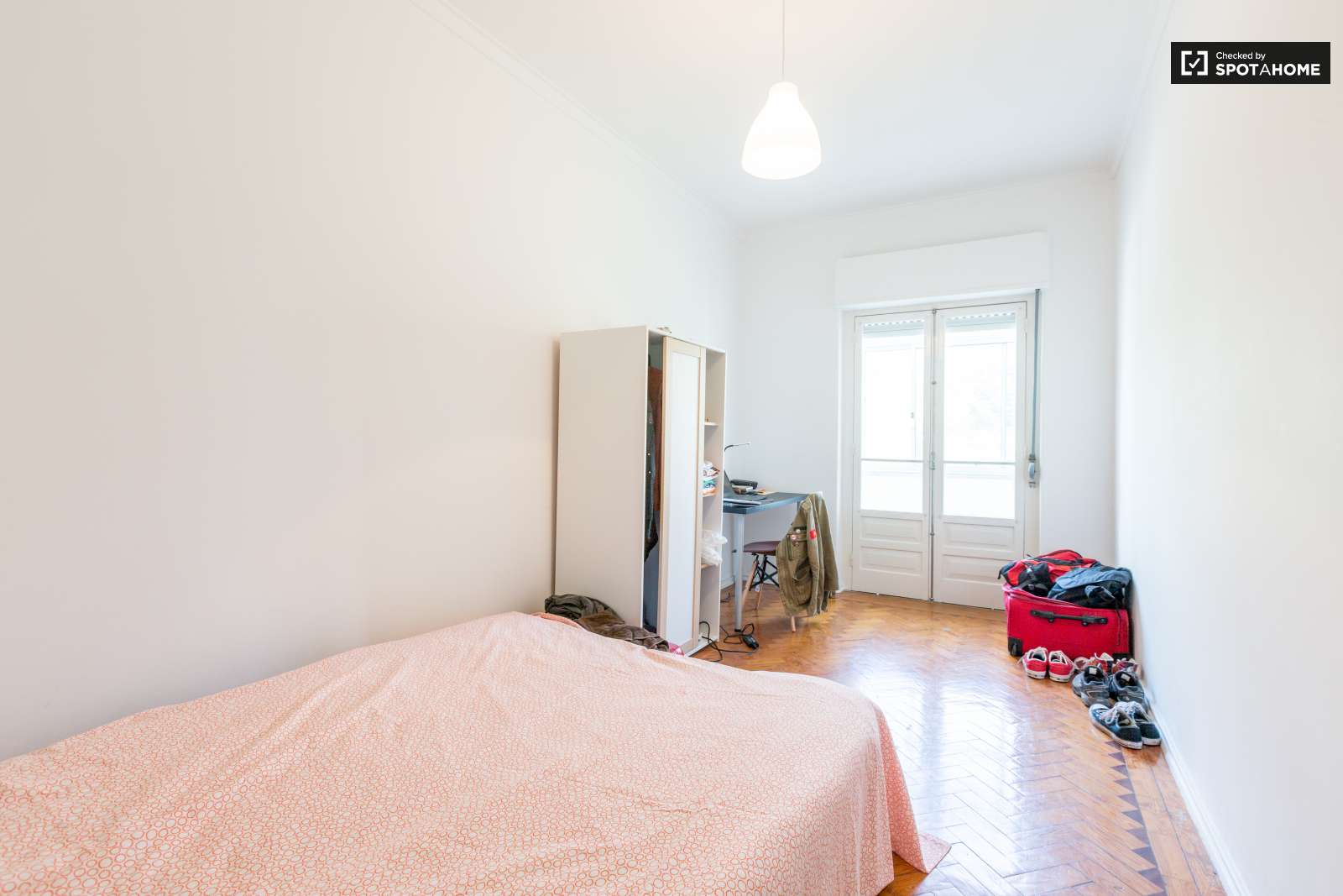 Nice room near the University NOVA (SBE) Carcavelos