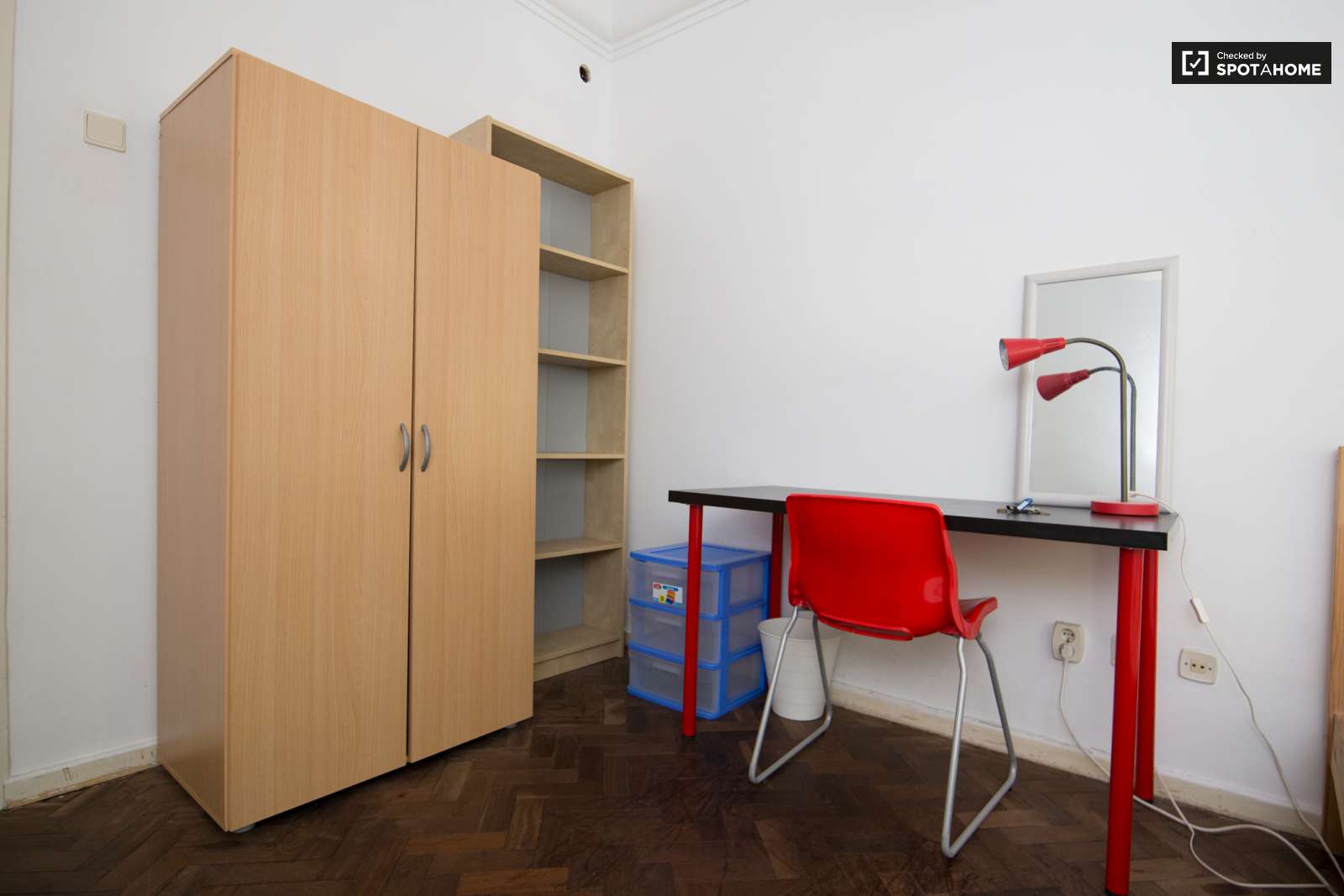 Fantastico Quarto Com Vista Sobre o Tejo e Ponte 25 Abril