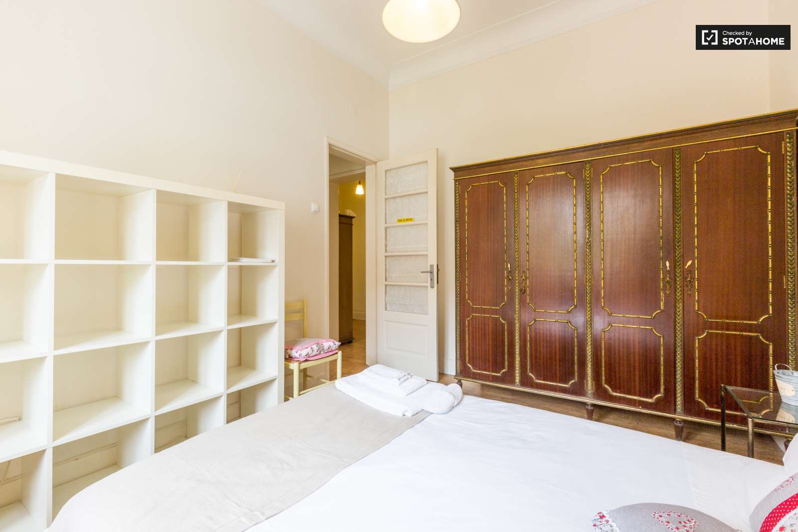 Double bed in Rooms for rent in sunny 3-bedroom apartment in São Domingos de Benfica