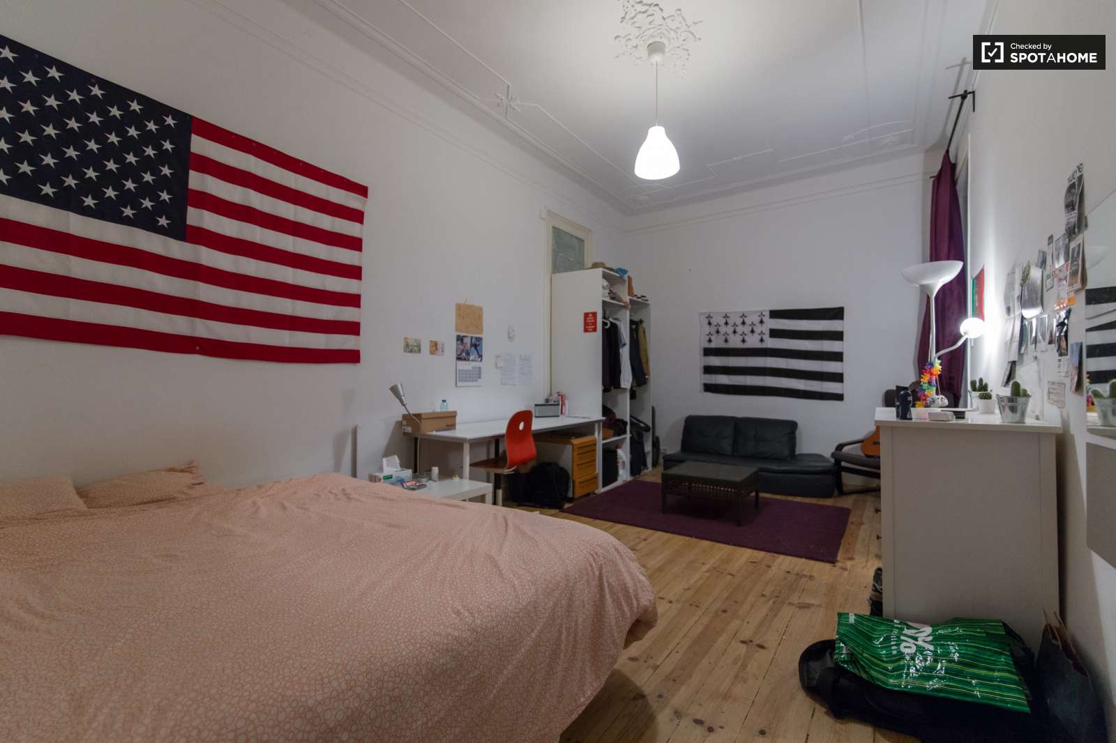 Single room with private kitchenette in a villa house