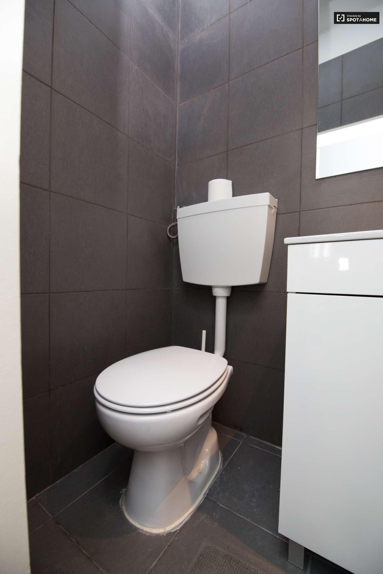 Single Bed in Rooms for rent in 6-bedroom apartment in Alcântara