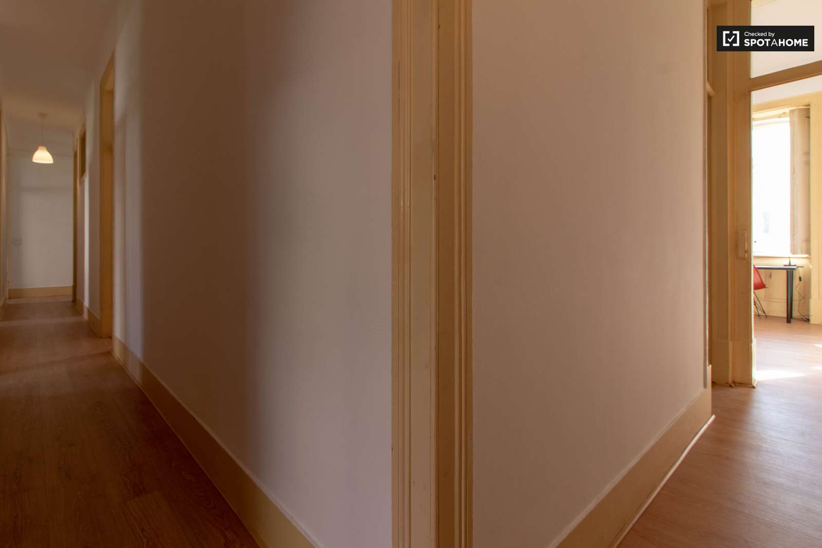 Single Bed in Rooms to rent in 8-bedroom apartment near Instituto Superior Técnico in Arroios