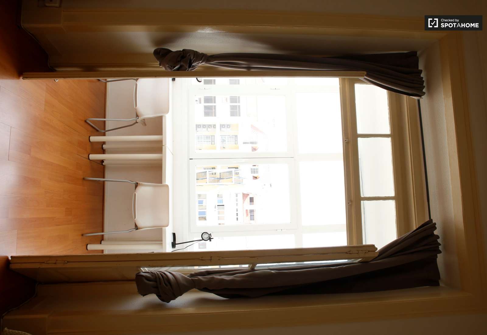 Twin Beds in Gorgeous rooms for rent in lovely flatshare in Avenidas Novas, near Metro Saldanha