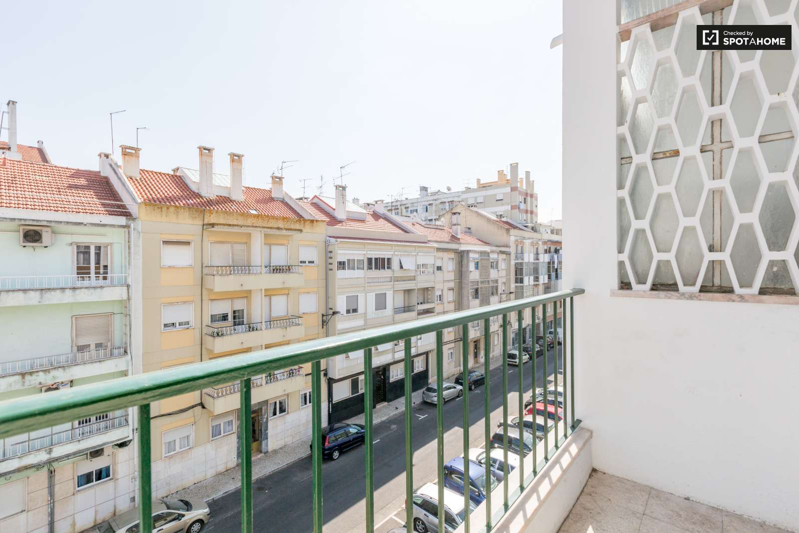 Large and Sunny Room For Rent In Belém Near Center of Lisbon