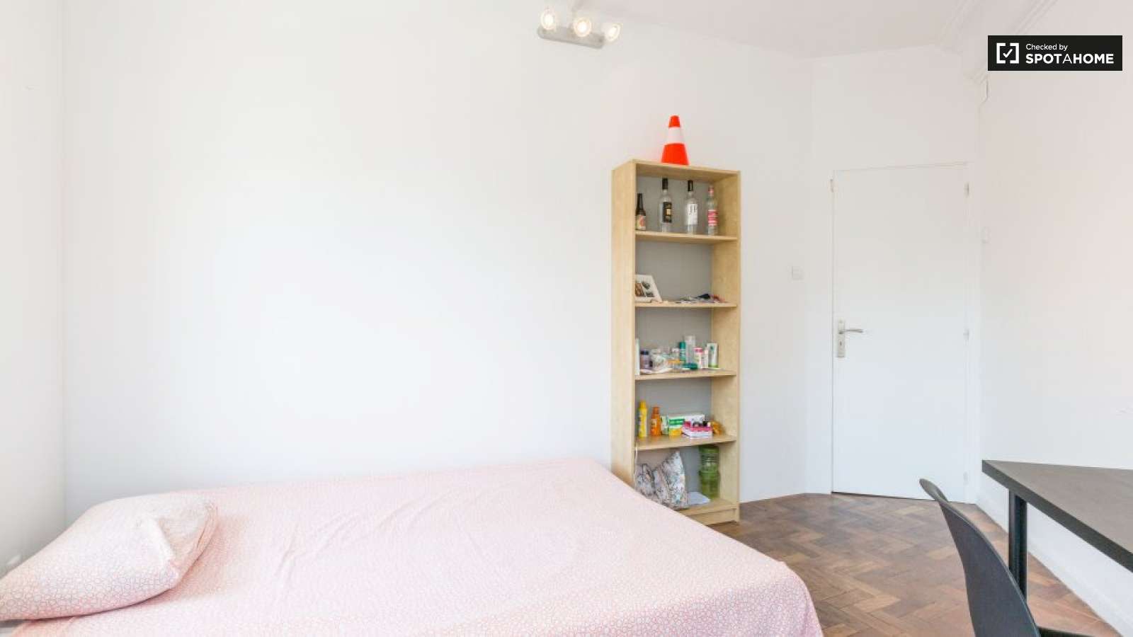 Quarto duplo para estudantes nas águas livres