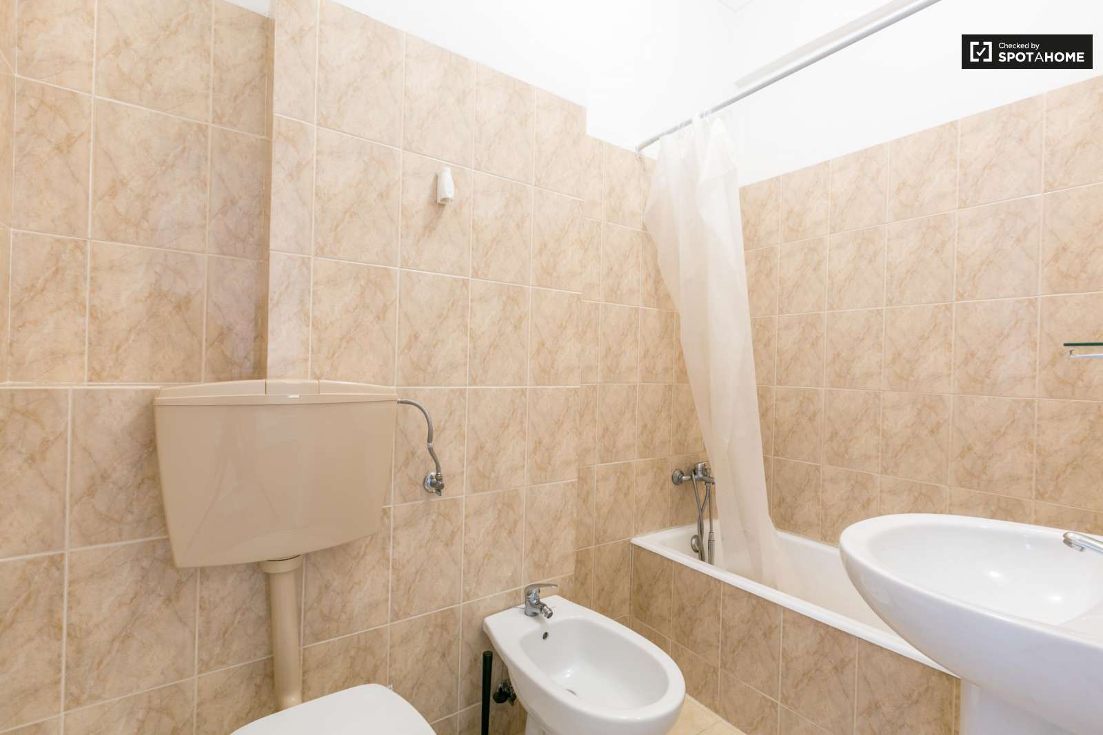 Quarto Acolhedor e Confortavel em Zona Priveligiada de Lisboa