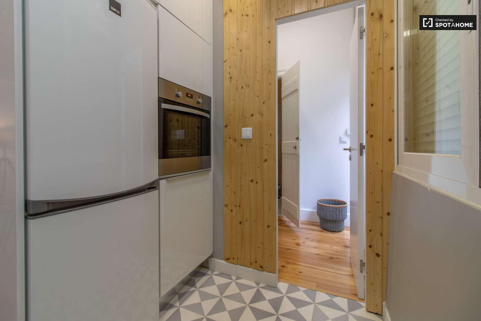 2-bedroom apartment for rent in Arroios