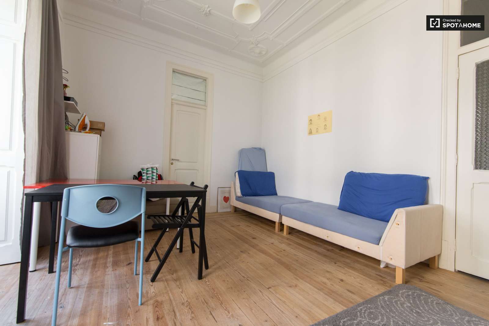 Cama individual en habitación de 4 personas