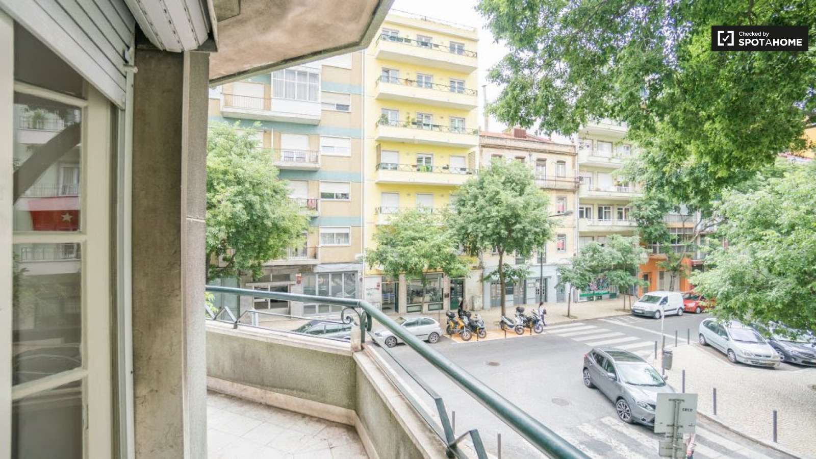 Fantastico Quarto Com Vista Sobre o Tejo e Ponte 25 Abril