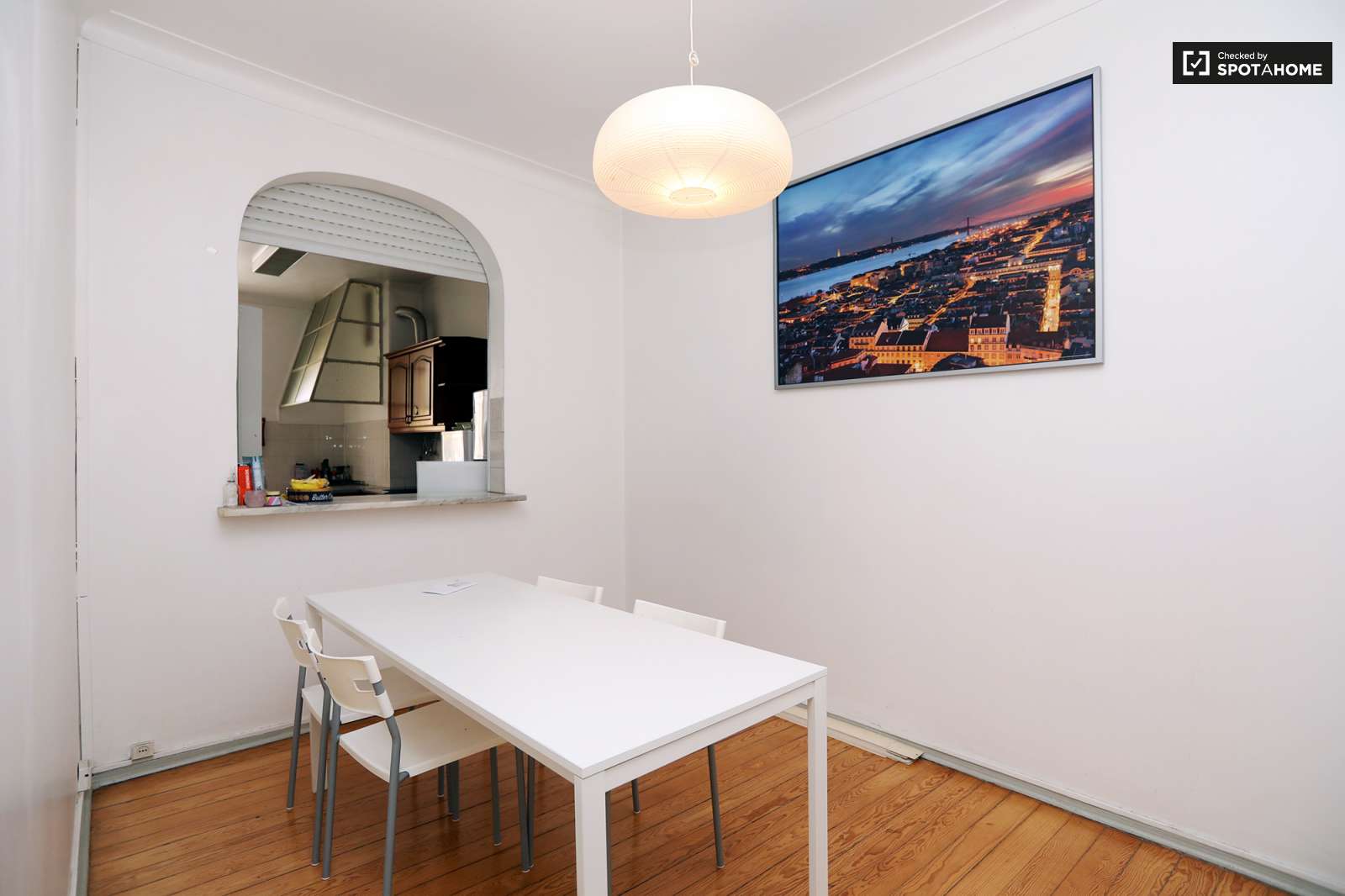 Quarto junto ao Loures Shopping