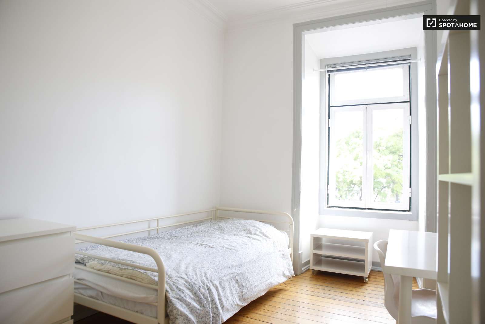 Alugo quarto a estudantes de pós graduação ou jovens trabalhadores estrangeiros