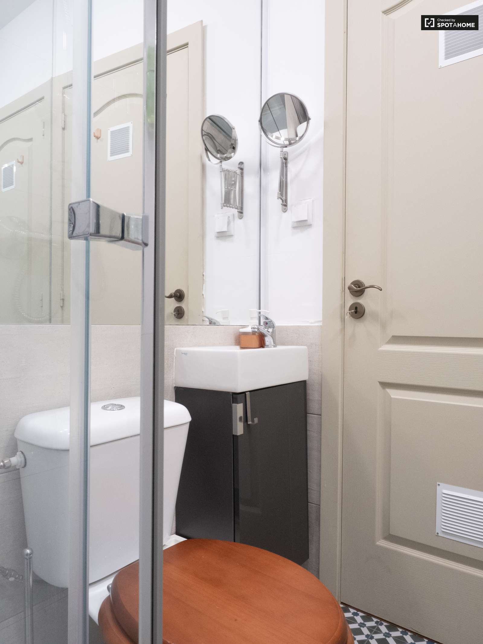 Chic 2-bedroom apartment for rent in Estrela