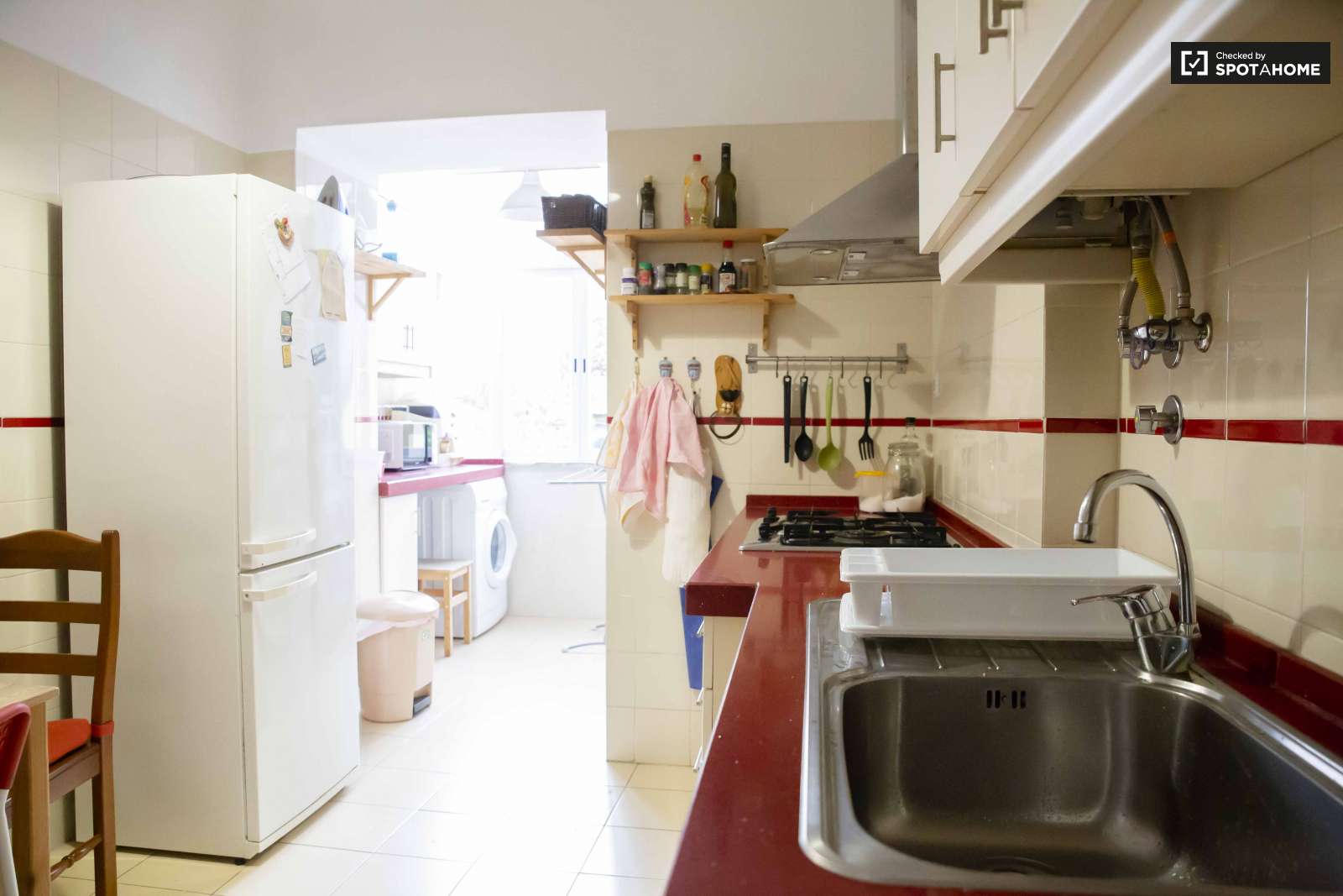 Double bed in Rooms for rent in sunny 3-bedroom apartment in São Domingos de Benfica