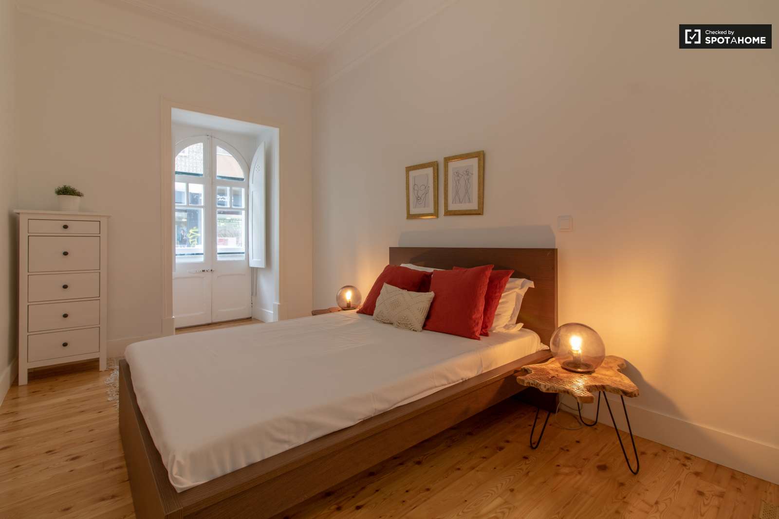 2-bedroom apartment for rent in Arroios