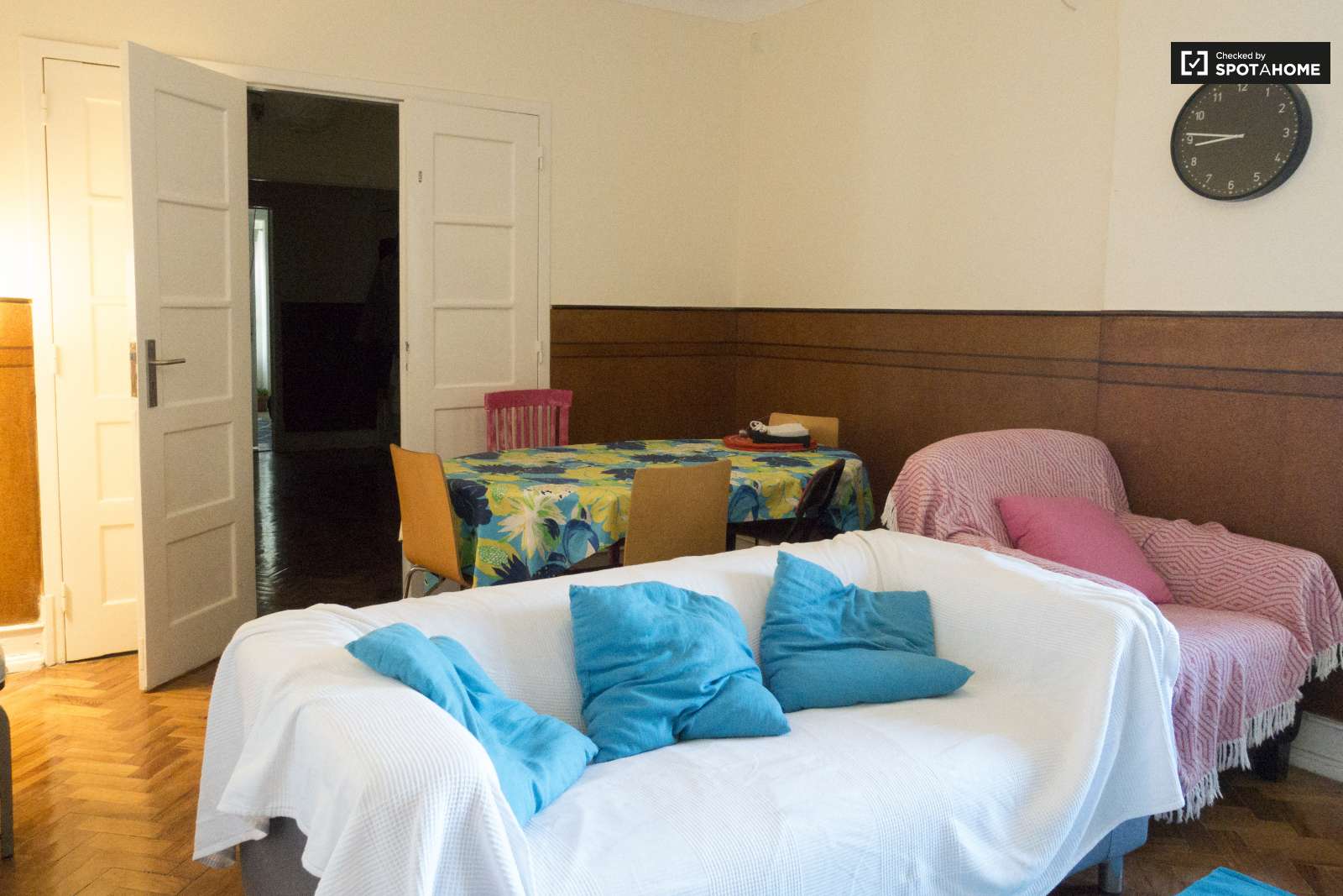 Quarto Espaçoso e Confortavel no Distrito de Lisboa