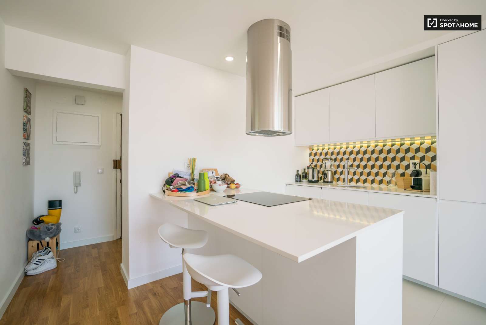 Terrific 1-bedroom apartment for rent near Instituto Superior Técnico in Arroios, Lisbon