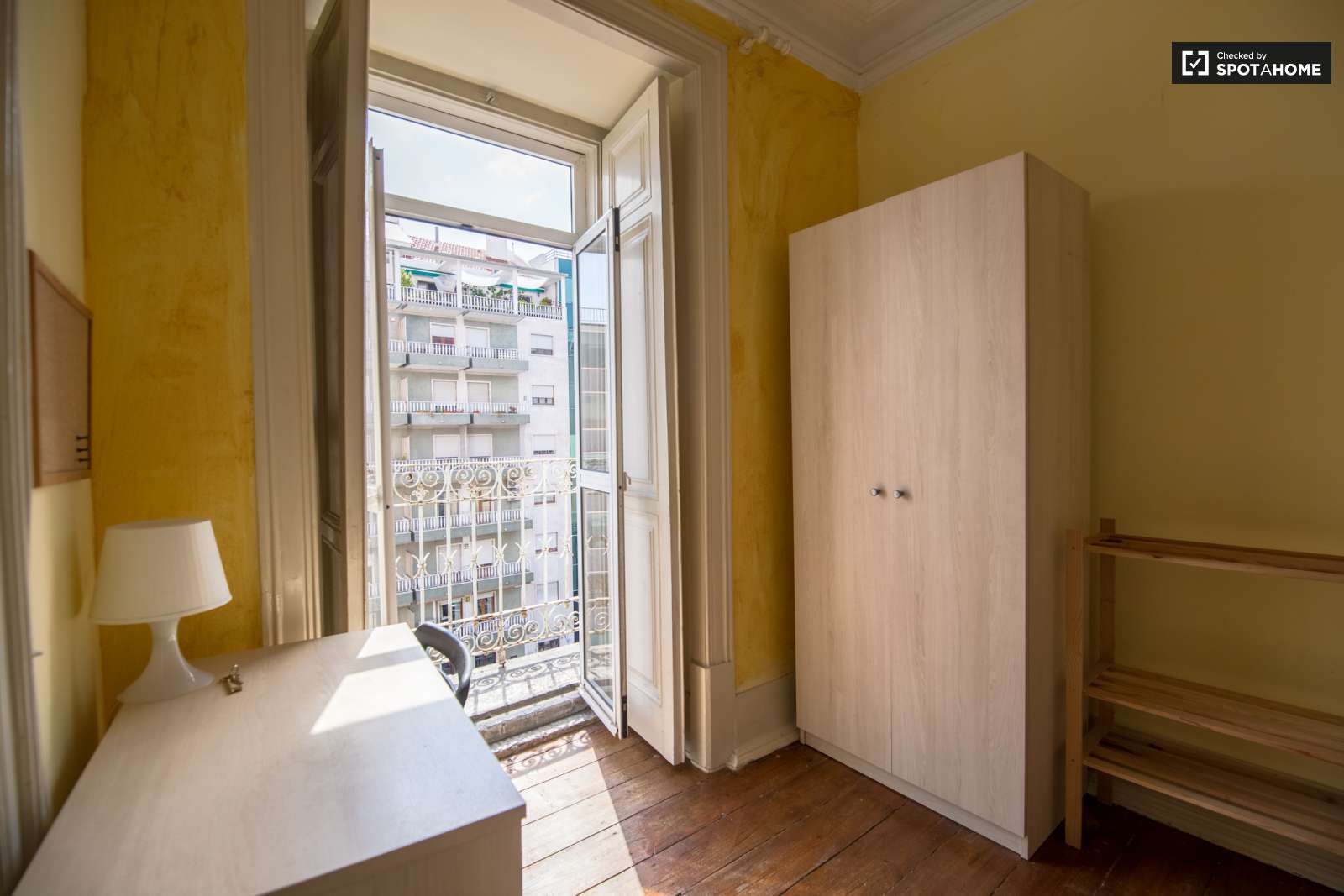 Cozy room in the city centre of Lisbon